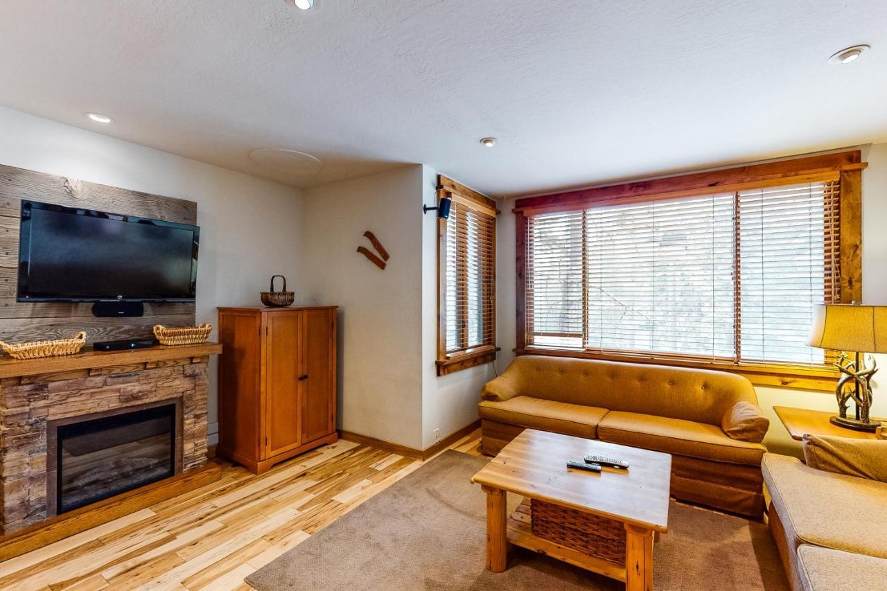 Cozy Condo In Ski Trails Траки Экстерьер фото