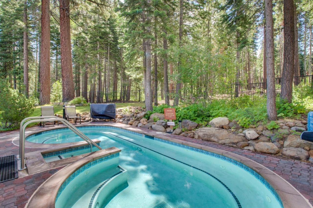 Cozy Condo In Ski Trails Траки Экстерьер фото