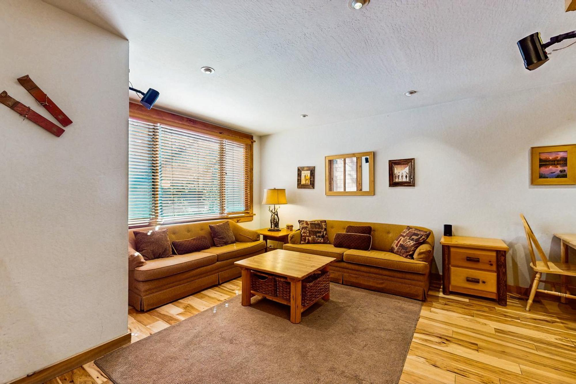 Cozy Condo In Ski Trails Траки Экстерьер фото